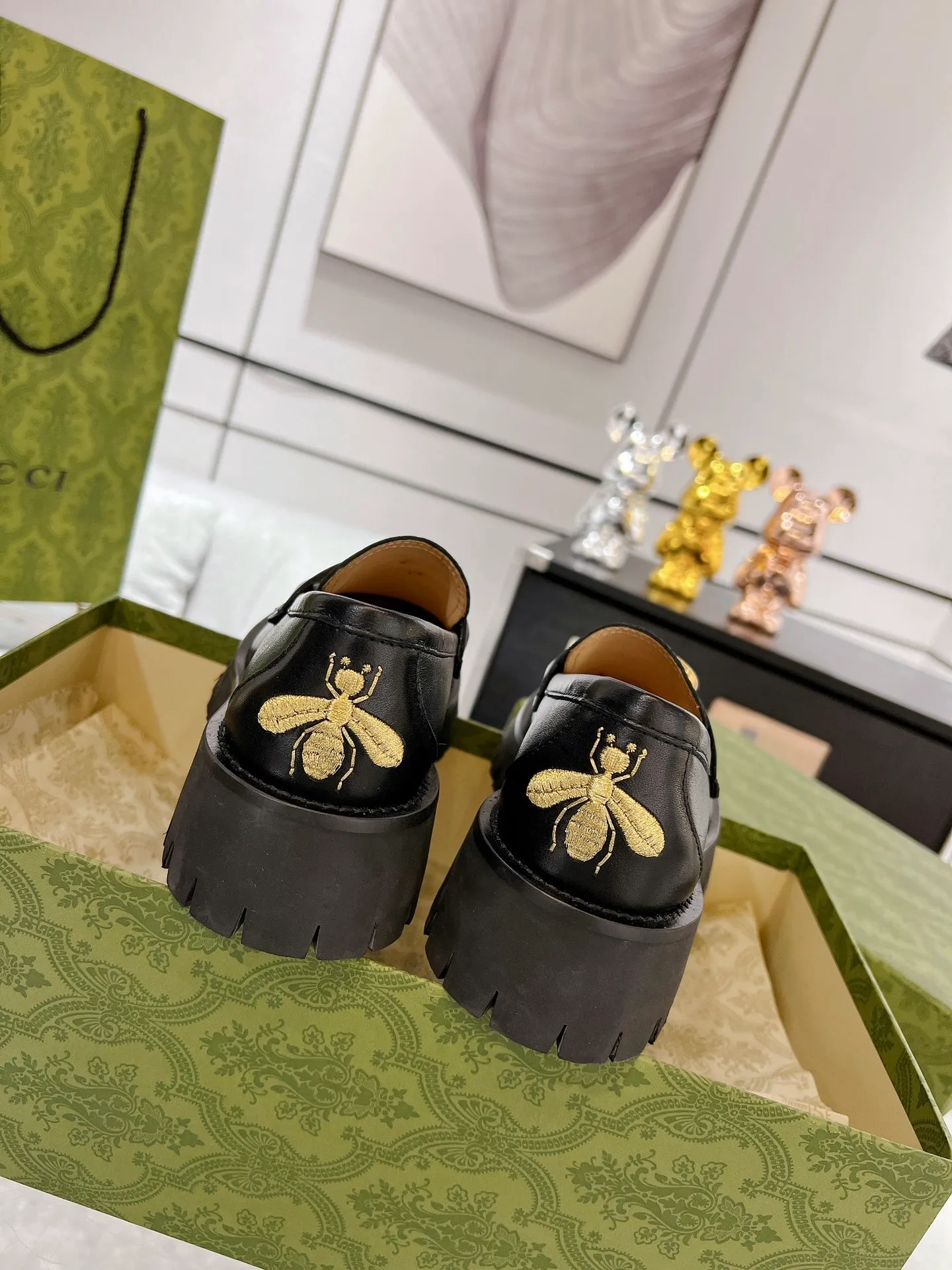 👟👟Ex-factory price 560👟👟 Male +10 Gucci Gucci 2023 early spring new product! The original version is developed into a higher version. Both men and women have open edge beads to ensure consistent quality. Size: 35-41# for women and 39-45# for men.